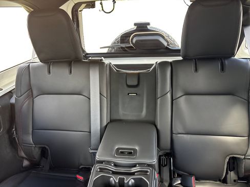 New 2025 Jeep Wrangler Unlimited Rubicon w/ Technology Group image 17