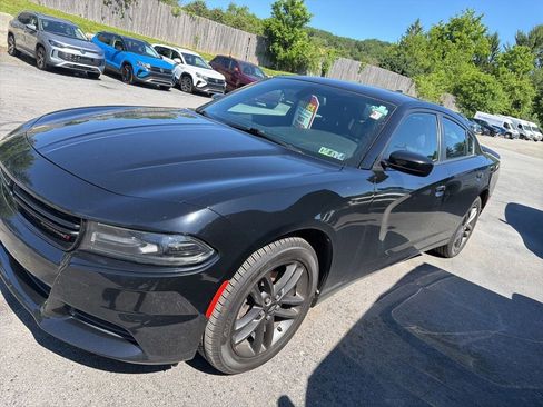 Used 2019 Dodge Charger SXT w/ Blacktop Package AWD/4WD image 3