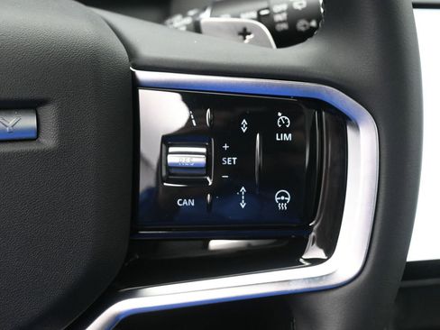 Used 2025 Land Rover Discovery Sport Dynamic SE image 12