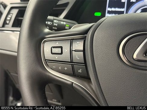 Used 2025 Lexus ES 300h w/ Premium Package image 15