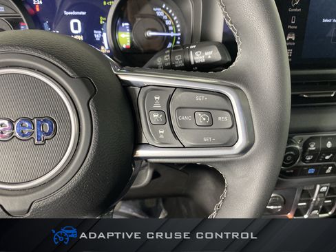 Used 2025 Jeep Wrangler Unlimited Sahara AWD/4WD image 23