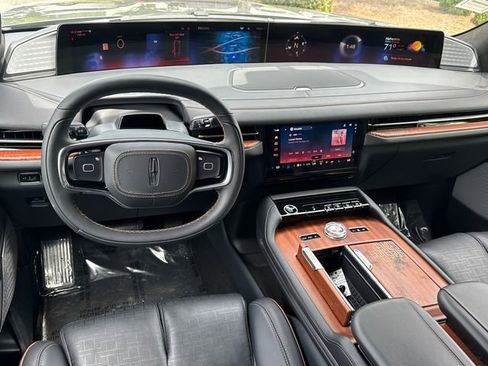New 2025 Lincoln Navigator L Black Label AWD/4WD image 26