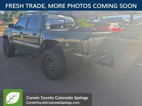 Used 2022 Toyota Tacoma TRD Off-Road w/ Technology Package AWD/4WD image 6