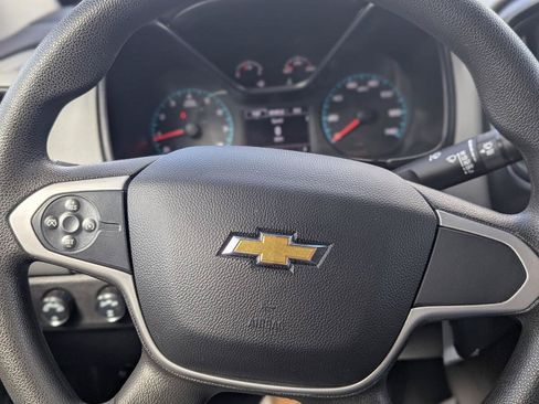 Used 2022 Chevrolet Colorado W/T w/ WT Convenience Package AWD/4WD image 19