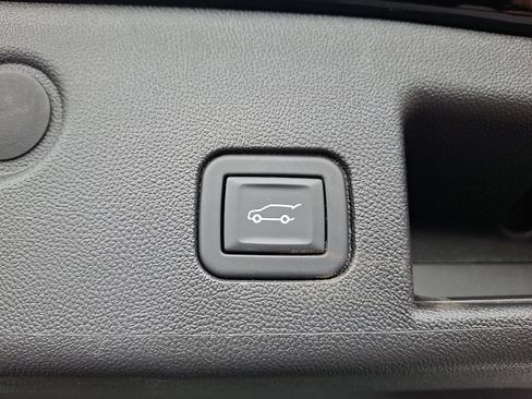 Used 2023 Chevrolet Equinox RS w/ RS Leather Package image 29