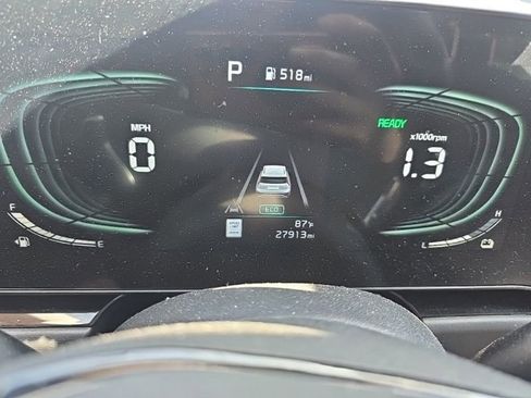 Certified 2024 Kia Niro EX Touring FWD image 12