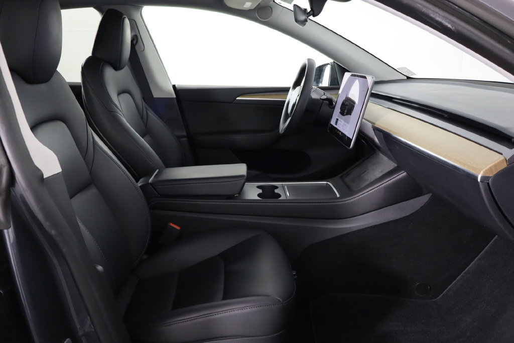 Used 2023 Tesla Model Y 2WD image 16