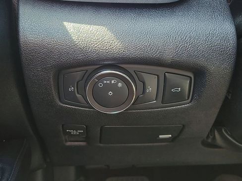 Used 2019 Lincoln Continental Premiere FWD image 25