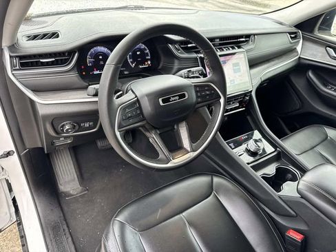 Used 2024 Jeep Grand Cherokee Limited AWD/4WD image 25