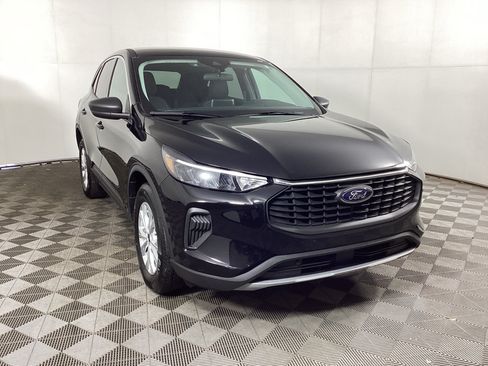 Used 2023 Ford Escape Active AWD/4WD image 1