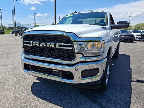 Used 2020 RAM 2500 Tradesman w/ Chrome Appearance Group AWD/4WD image 4