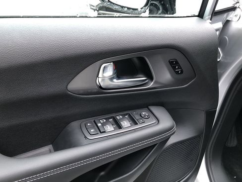 New 2026 Chrysler Pacifica Select image 14