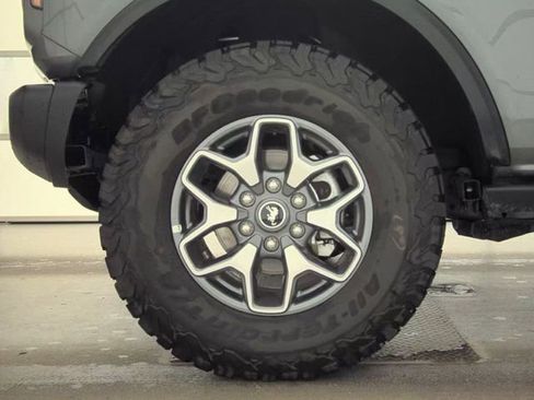 Used 2025 Ford Bronco Badlands image 20