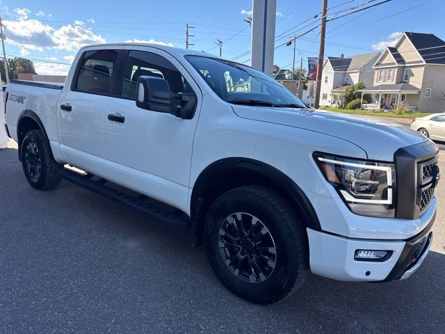 Used 2024 Nissan Titan PRO-4X w/ Pro-4x Convenience Package AWD/4WD image 4