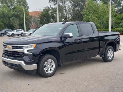 Used 2025 Chevrolet Silverado 1500 LT image 3