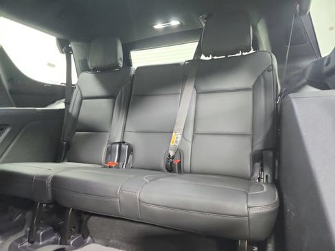Used 2025 GMC Yukon Denali RWD image 12