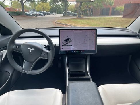 Used 2020 Tesla Model 3 Long Range AWD/4WD image 16