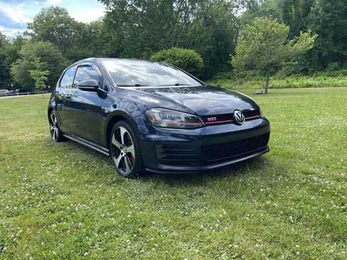 Used 2016 Volkswagen GTI SE FWD image 4