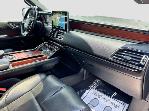 Used 2021 Lincoln Navigator Reserve AWD/4WD image 33