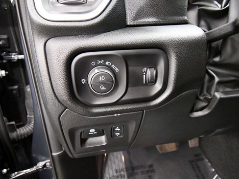 Used 2025 RAM 1500 Big Horn AWD/4WD image 19