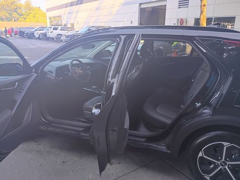 Certified 2025 Kia Niro EX w/ EX Cold Weather Package FWD image 19
