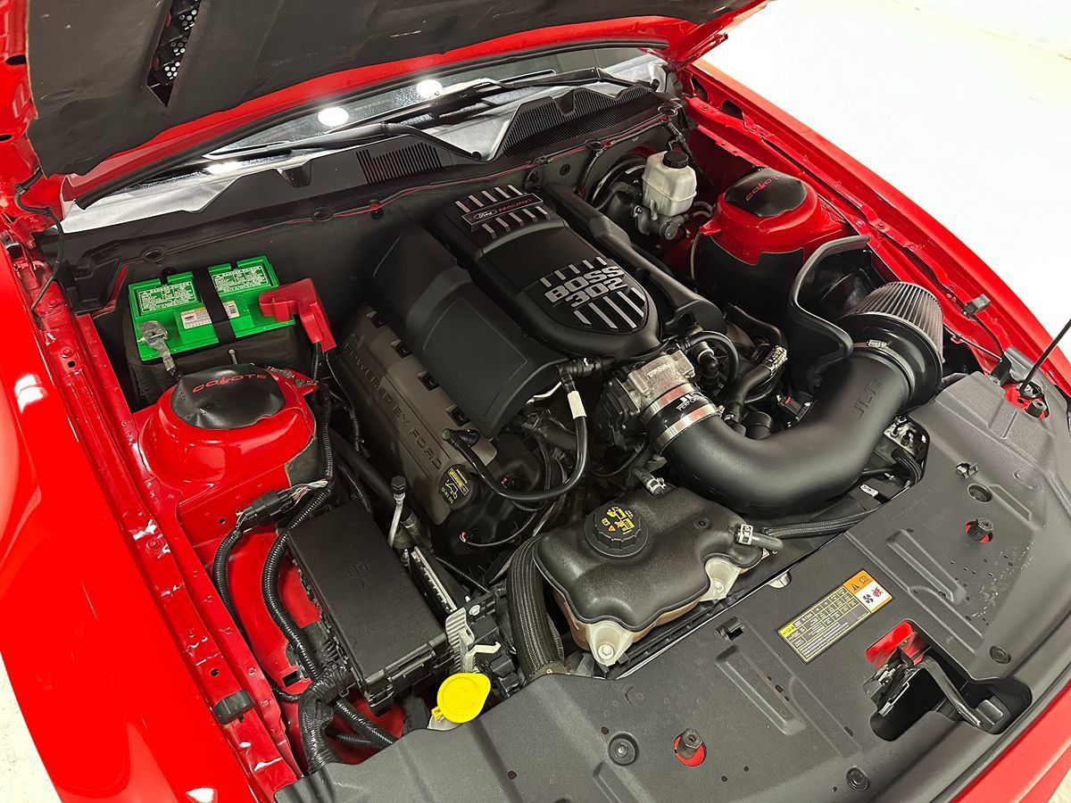 Used 2014 Ford Mustang GT Premium RWD image 3