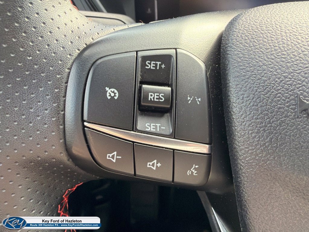 Used 2025 Ford Escape ST-Line AWD/4WD image 17