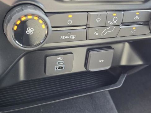 New 2025 Ford F250 XLT image 28