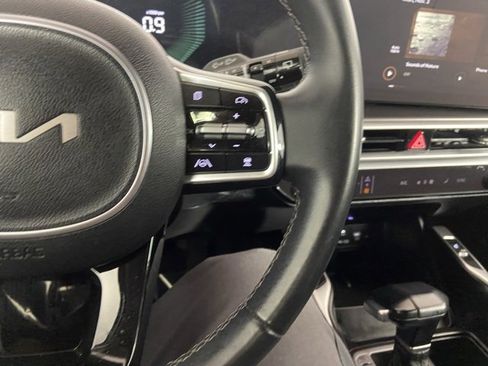 Used 2024 Kia Sorento S image 21