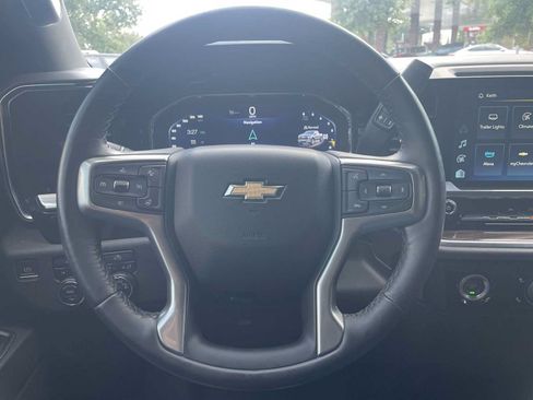 Used 2022 Chevrolet Silverado 1500 LT AWD/4WD image 13