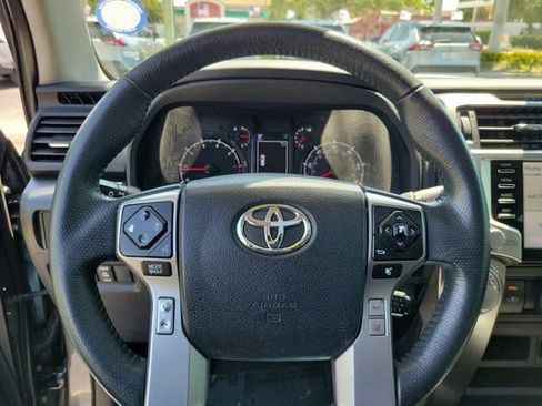 Used 2020 Toyota 4Runner SR5 Premium w/ Moonroof Package AWD/4WD image 18