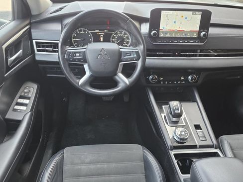 Used 2024 Mitsubishi Outlander SE FWD image 10