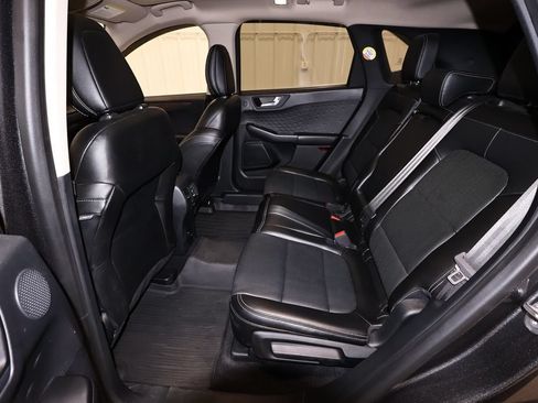 Certified 2020 Ford Escape Titanium w/ Titanium Premium Package 2.0 AWD/4WD image 17