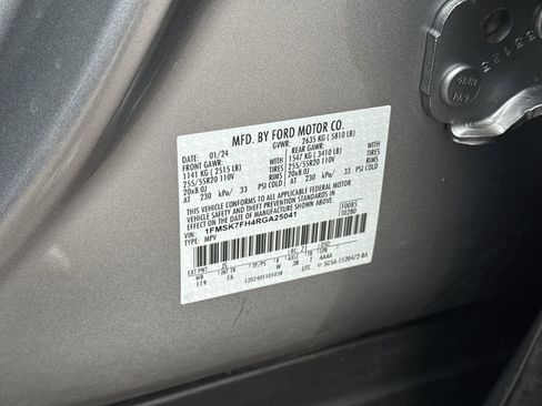 Used 2024 Ford Explorer Limited image 35