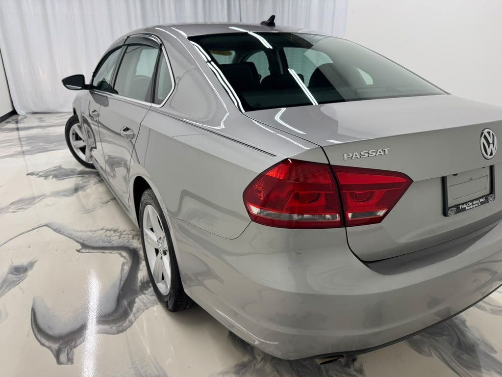 Used 2012 Volkswagen Passat 2.5 SE FWD image 6