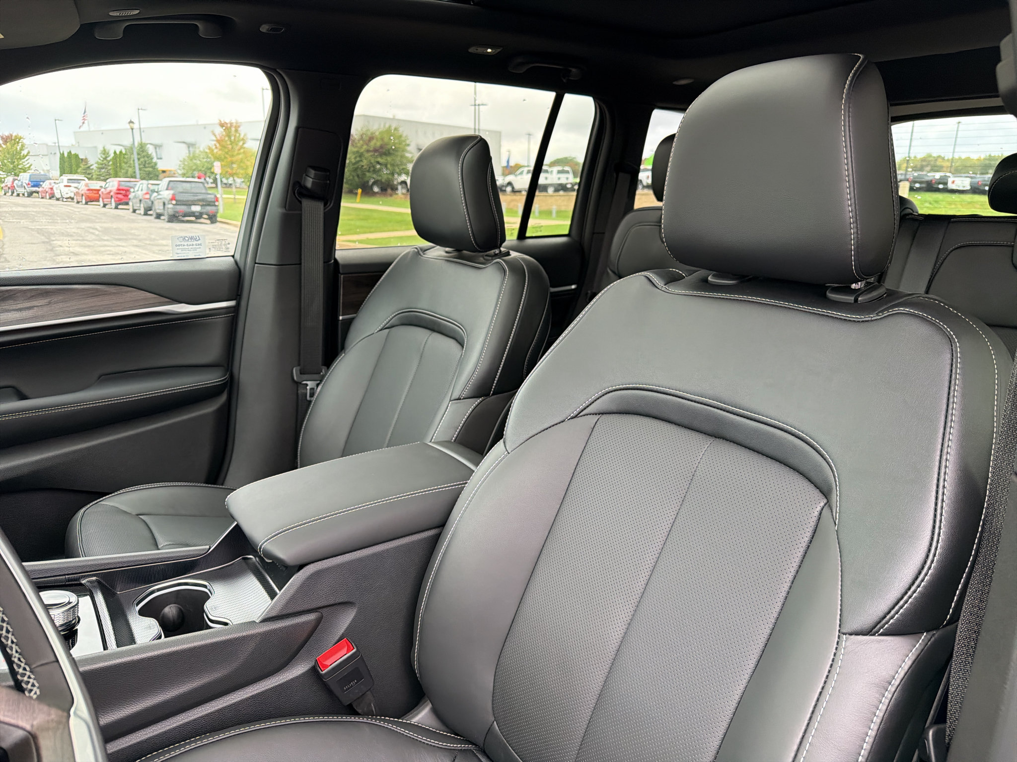 New 2027 Jeep Grand Cherokee Limited AWD/4WD image 16