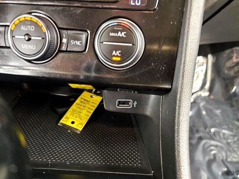 Used 2019 Volkswagen Jetta S image 24