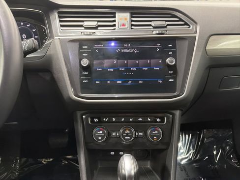 Used 2021 Volkswagen Tiguan SEL AWD/4WD image 16