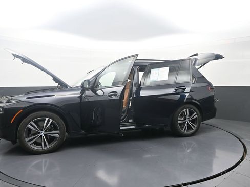 Used 2025 BMW X7 xDrive40i w/ M Sport Package image 42