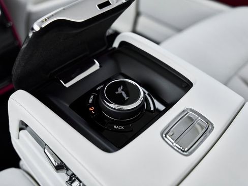 Used 2023 Rolls-Royce Phantom Sedan RWD image 68