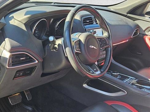 Used 2017 Jaguar F-PACE S image 9