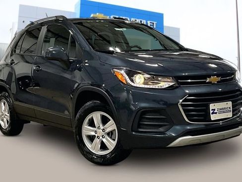 Certified 2022 Chevrolet Trax LT w/ Driver Confidence Package AWD/4WD image 1