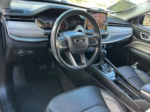 Certified 2022 Jeep Compass Limited image 43