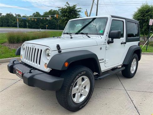 Used 2016 Jeep Wrangler Sport w/ Quick Order Package 24S AWD/4WD image 2