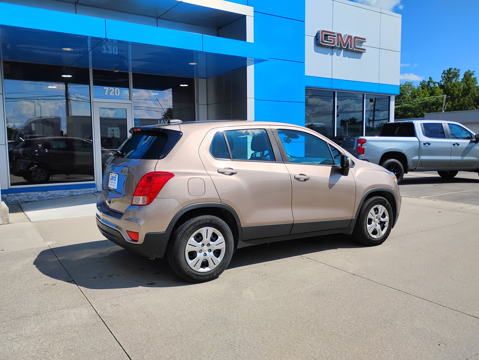 Used 2018 Chevrolet Trax LS FWD image 6