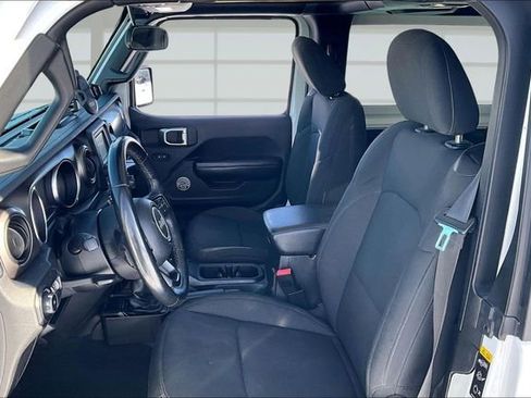 Used 2020 Jeep Wrangler Sport image 25
