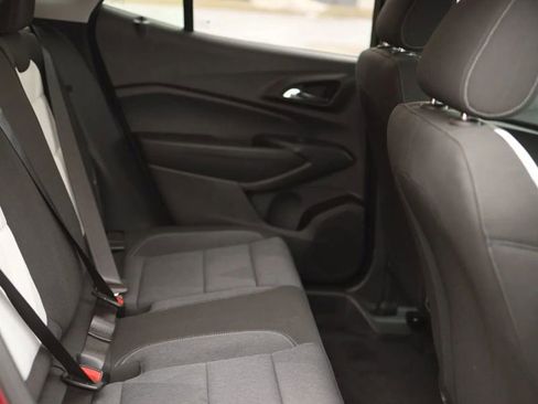 Used 2024 Chevrolet Trax LS w/ LS Convenience Package FWD image 35