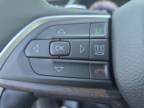 New 2025 Jeep Grand Cherokee Limited image 18