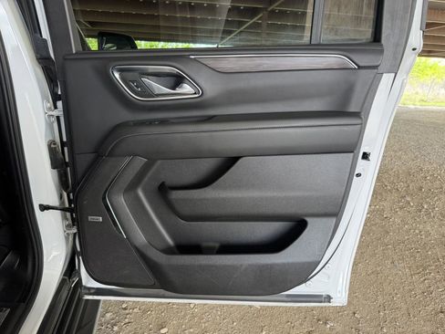 Used 2024 Chevrolet Suburban LT image 35