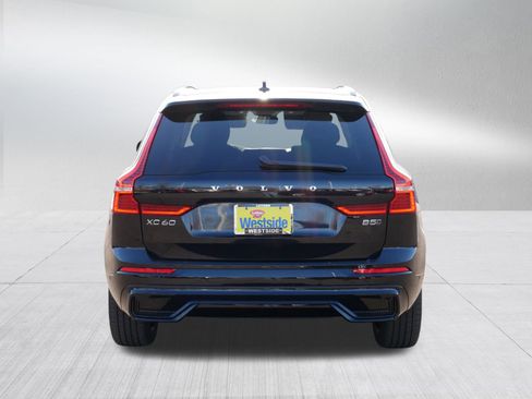 Used 2025 Volvo XC60 B5 Plus image 6